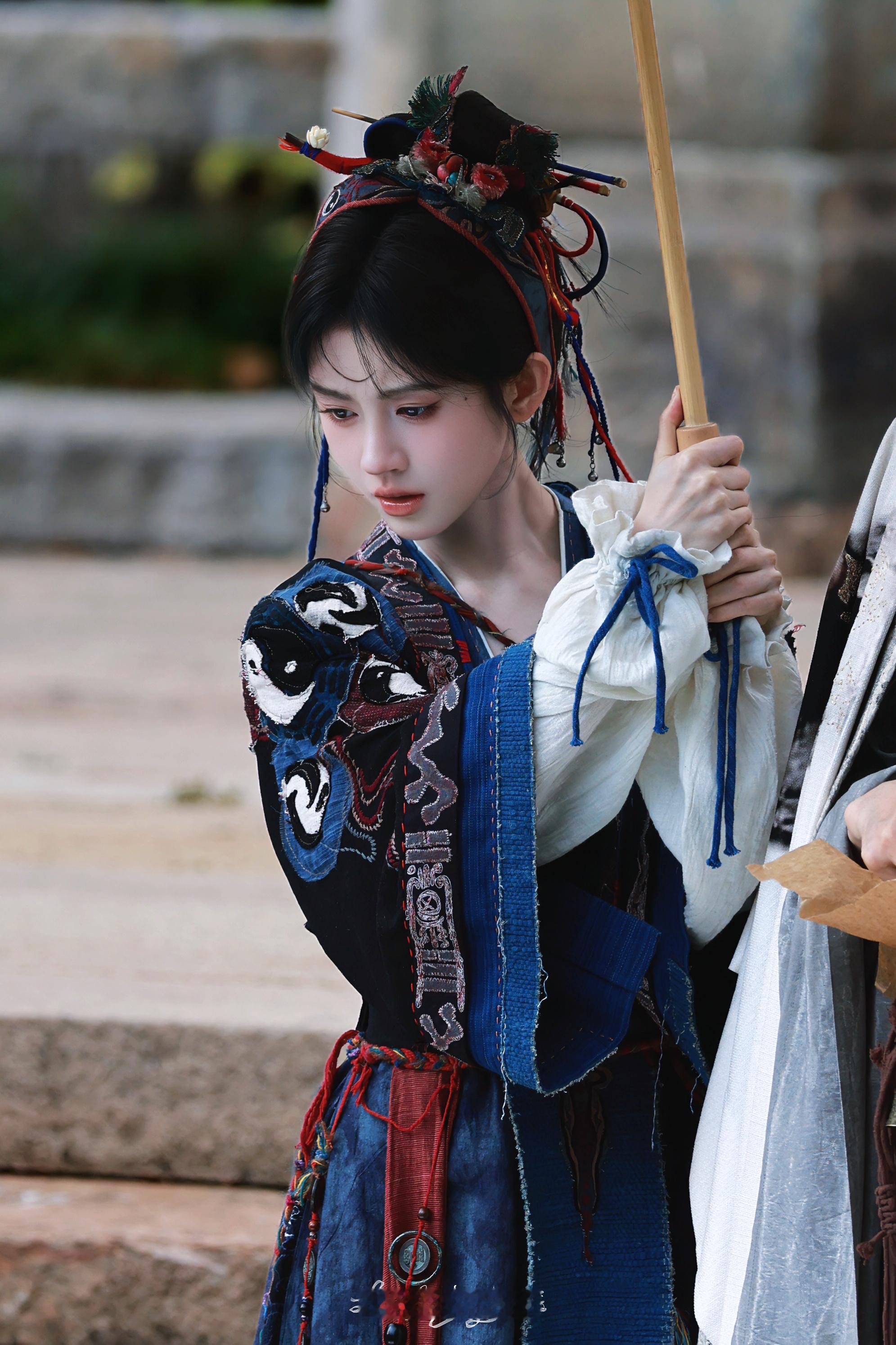 鞠婧祎[超话]鞠婧祎 来战jjy鞠婧祎阿黛 皎月当空，阿黛揽一怀中秋清光，岁岁皆