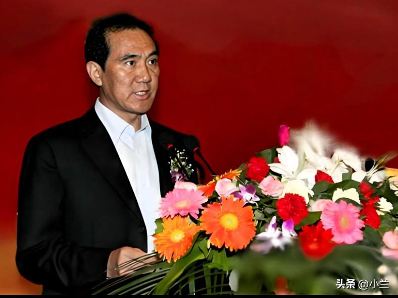 今天河南移动74岁的原建国上了热搜，
他长期在电信行业工作，
曾在河南省邮电管理