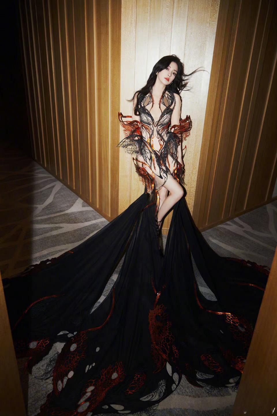 angelababy 拉飞姆首位代言人angelababy杨颖 玫瑰在海里燃烧 