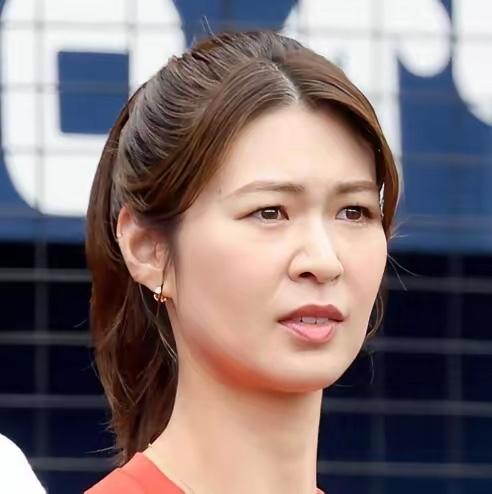 日本女排的天塌下来了。在参加天津举行的亚洲女排锦标赛前，日本女排就是抱着拿冠军的