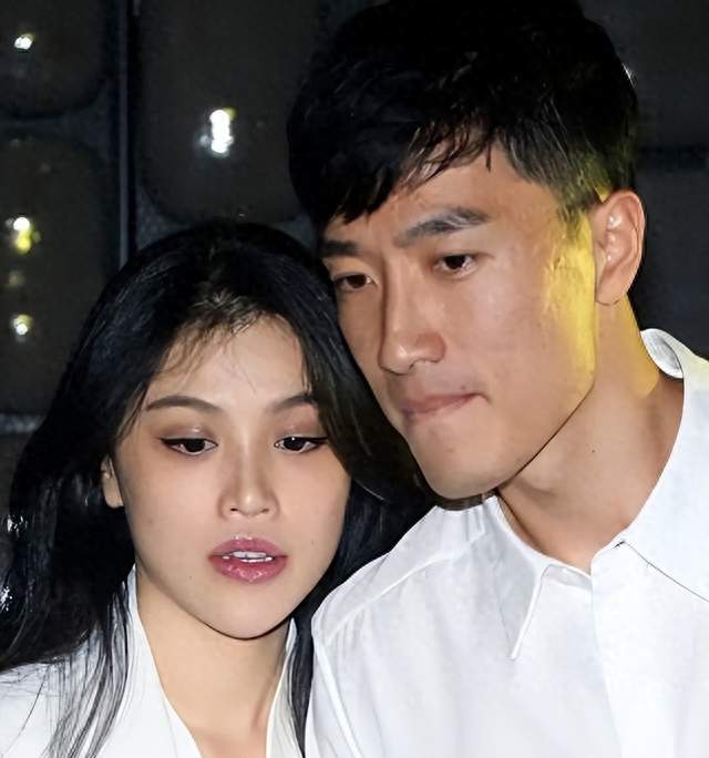 离婚11年后，飞人刘翔的困境，她靠话剧逆袭了吗？
