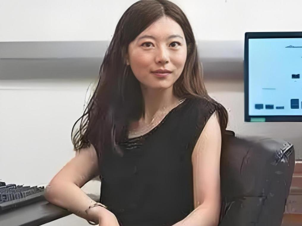 “我宁愿在美国住下水道，翻垃圾！也不回中国！”谁能想到，说出这句话的人，竟然是满