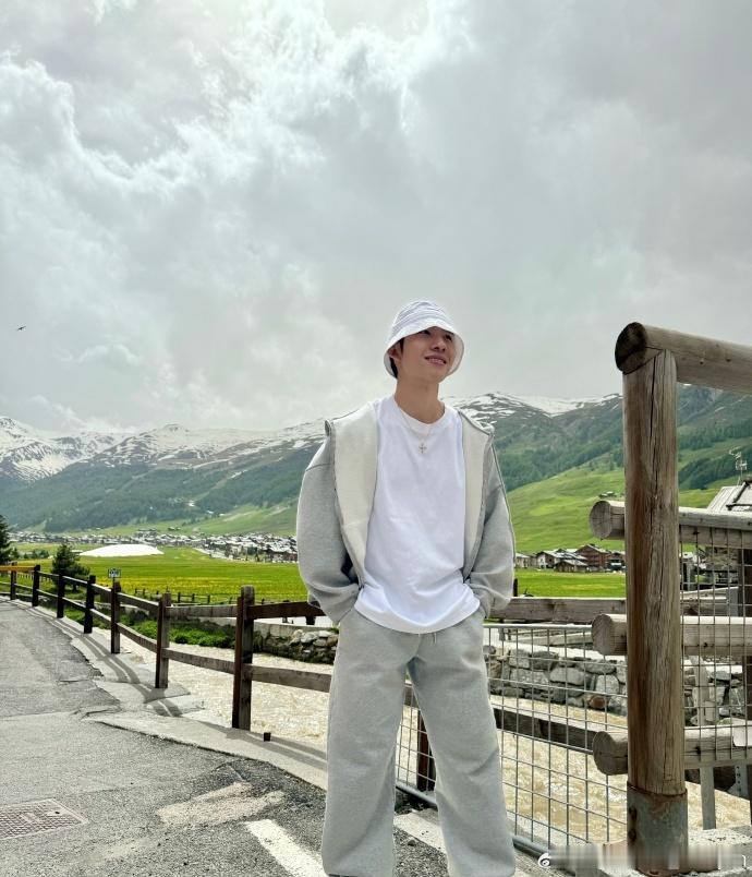 林孝埈500米突出重围林孝埈的每一次突出重围，背后都是日复一日的坚持。冰场上挥洒