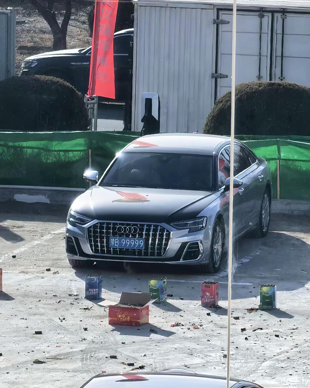 内蒙五连尊龙九 马靠奋蹄翻山岭 人凭志气展才华 豹子号