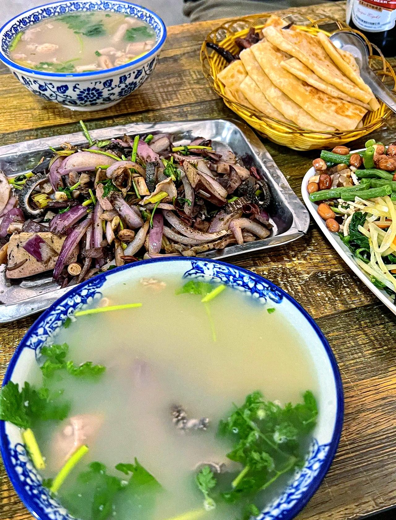 没有什么问题是不能用一顿美食解决的，