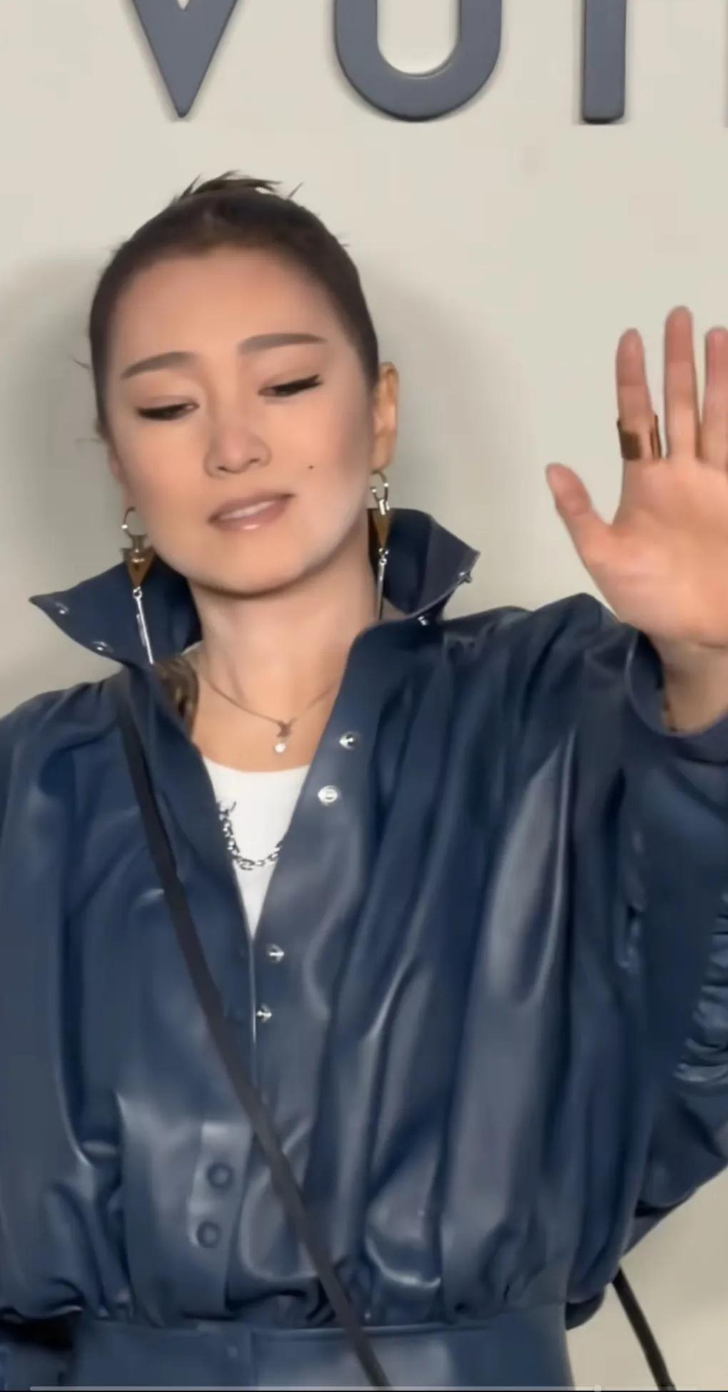 巩皇不是白叫的，
1965年出生的巩俐，已经60岁了，看看像三十多四十岁的女人，