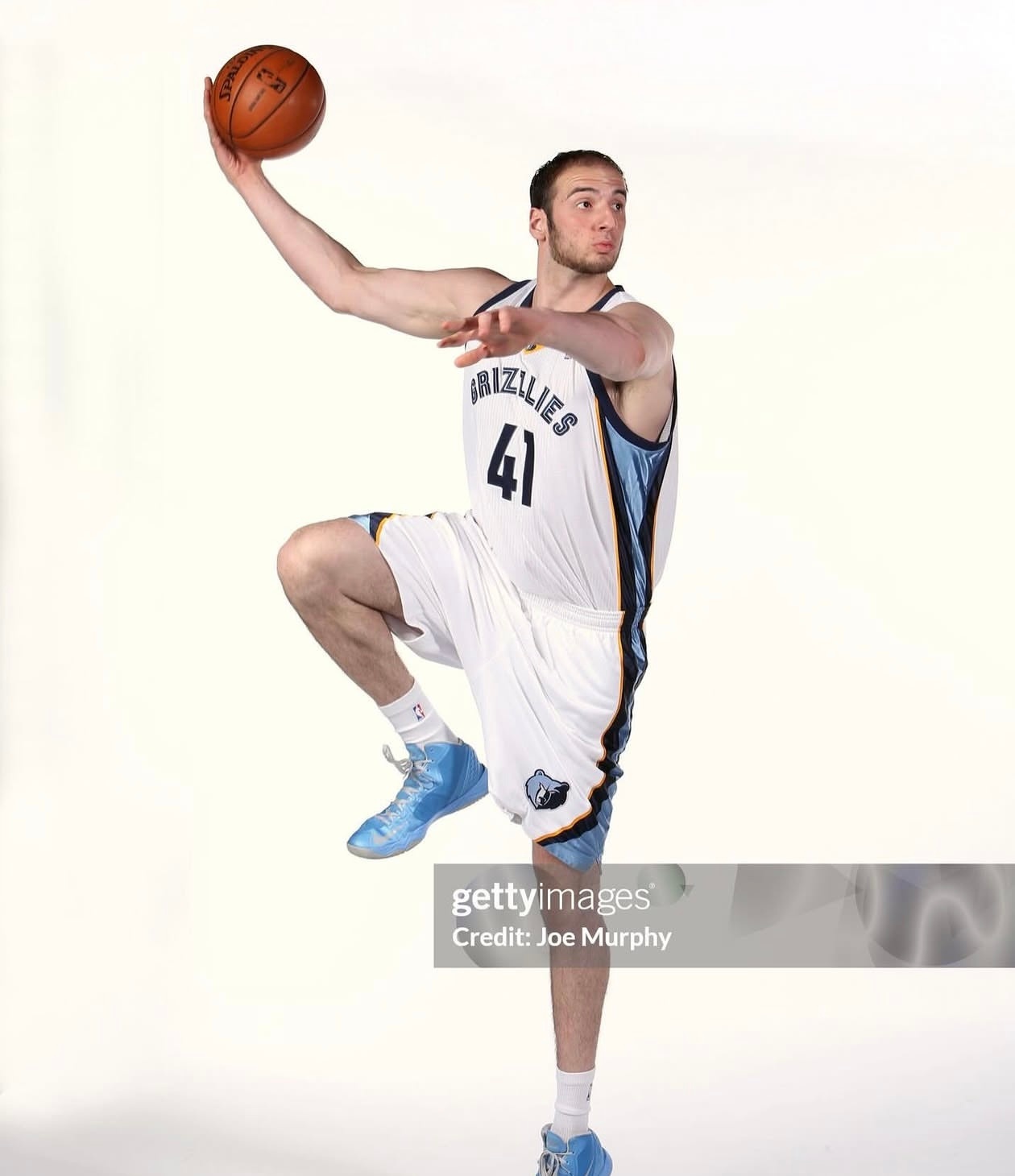 篮天下 41号球星科斯塔·库佛斯，传统型希腊大中锋💪🏻Images via 