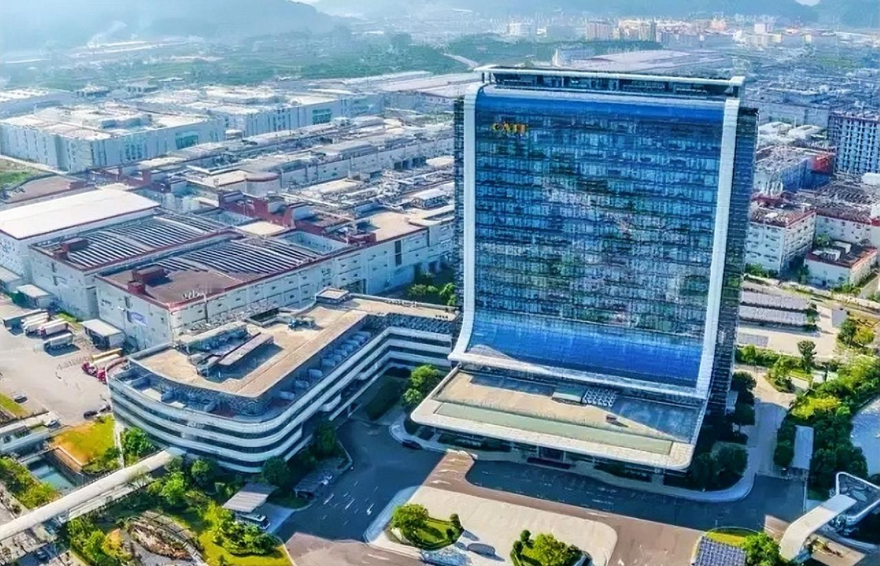 1978年，越南把26万华人抢光钱财，扒光尊严后，像“垃圾”一样扔出国门，殊不知