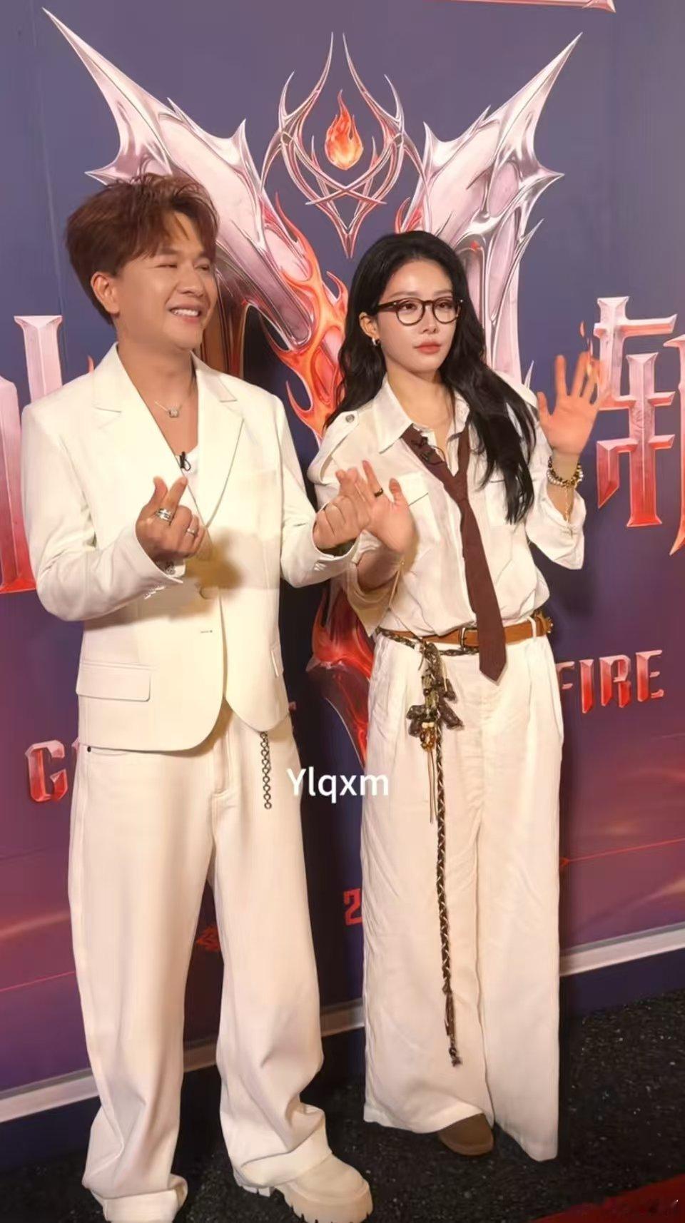 欢子说特别对不住喻言 披荆斩棘 欢子说自己嘴笨在圈内是出了名的，初见面太紧张就出