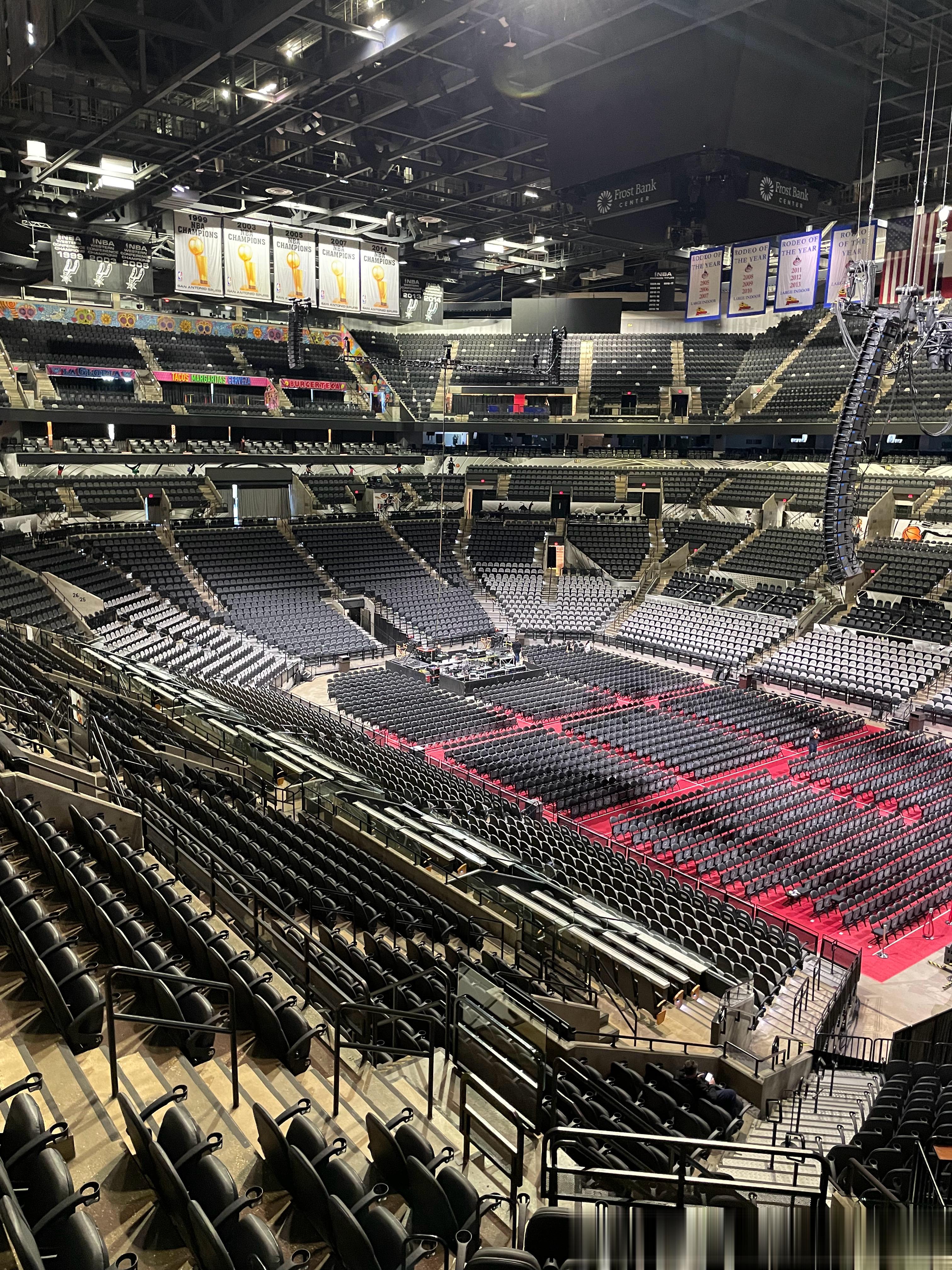 既然天天演唱会，那就唱跳rap走起吧[doge]  ​​​