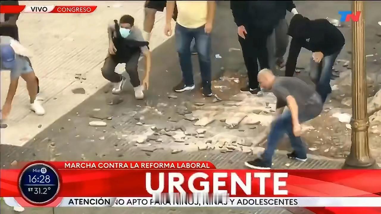 阿根廷总统哈维尔·米莱通过了一系列反劳工权益的改革，将工作日延长了50%，也就是