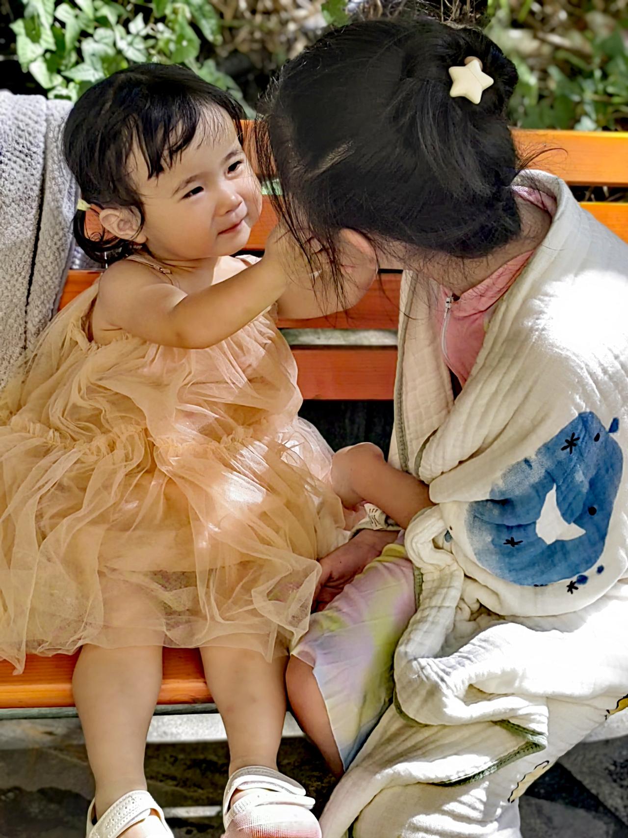 你可别不信
男人一旦娶了二婚女人
才会明白前妻的好
才会懂得前妻的真心
以及前妻