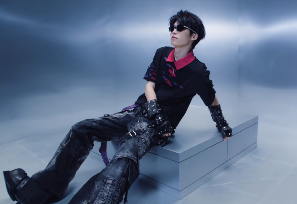 我嘞个超绝头肩比