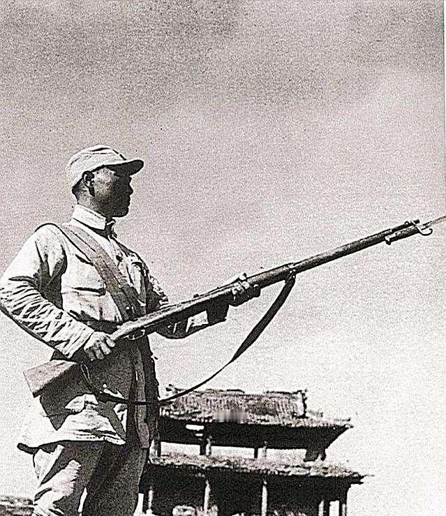 1944年8月，鲁中八路军100 多把刺刀和日军短兵相接，只一个回合，十几名日军