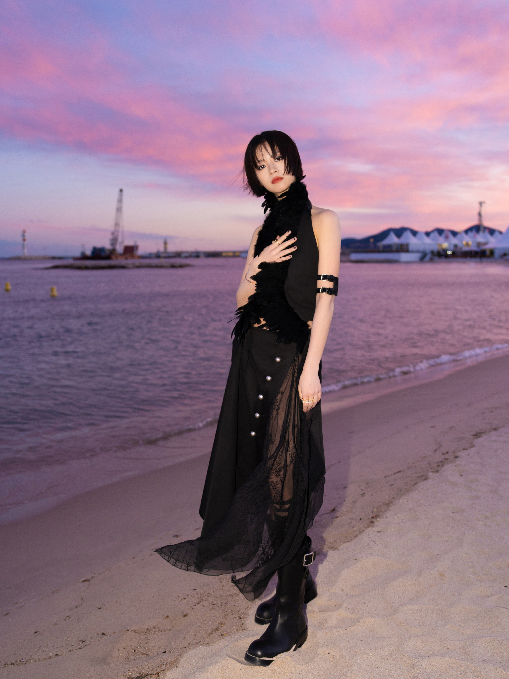 李庚希 