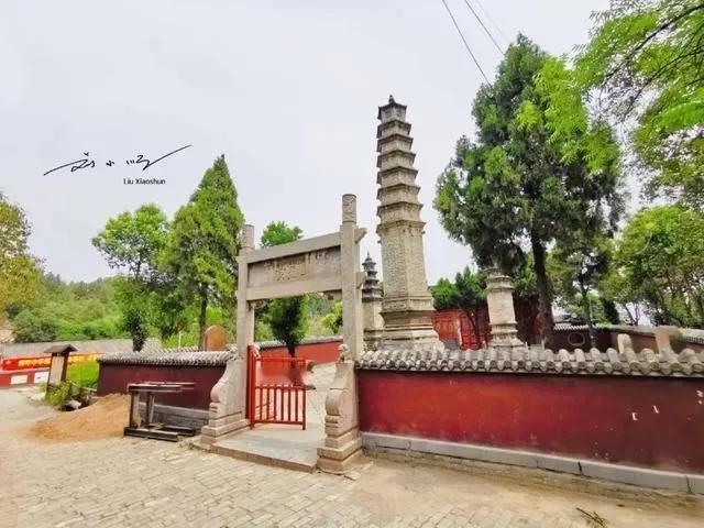 曾与少林寺齐名，现在冷冷清清，为什么这座河南寺庙被游客遗忘？

这里是刘小顺的旅