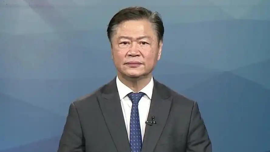 [浮云]谁给你的勇气惹中国？赖岳谦直言：美国耗光弹药打伊朗，航母无弹可用，却还敢