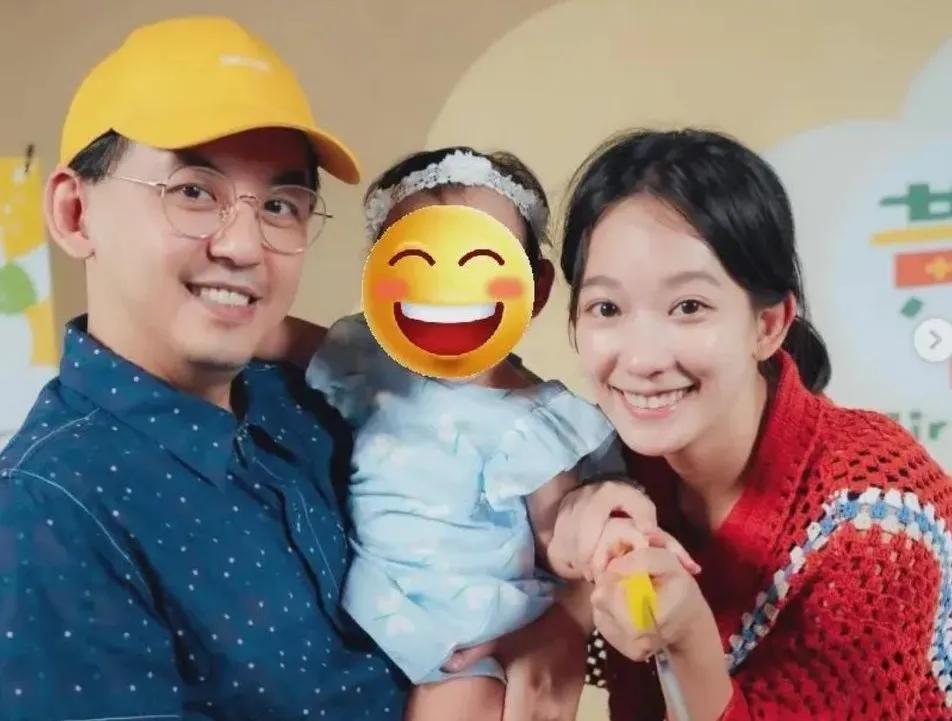 孟耿如真的是贤妻良母。黄子佼发生这么大的事依然不离不弃。何况她还比黄子佼小19岁