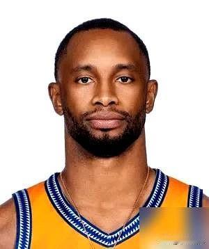 我还记得赛季初那会儿，大伙儿都在吵着换掉弗格，卢指导的位置也悬。
可俱乐部偏偏信