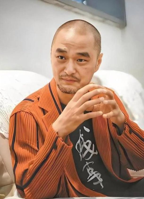 “我就是好色，我当妇科医生，我能光明正大地看女人。”

1998 年，一个 29