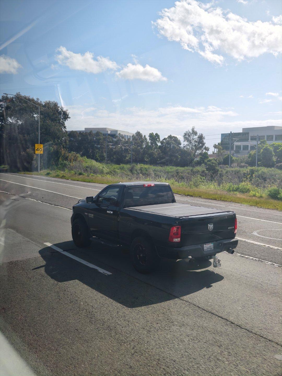 感觉这位老哥，车挺帅，但他需要一个智驾 美国·联合广场 Union Square