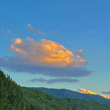 人生路上，要学会善待，善待他人，可以让人生走得更远；善待自己，可以让生命活得滋润