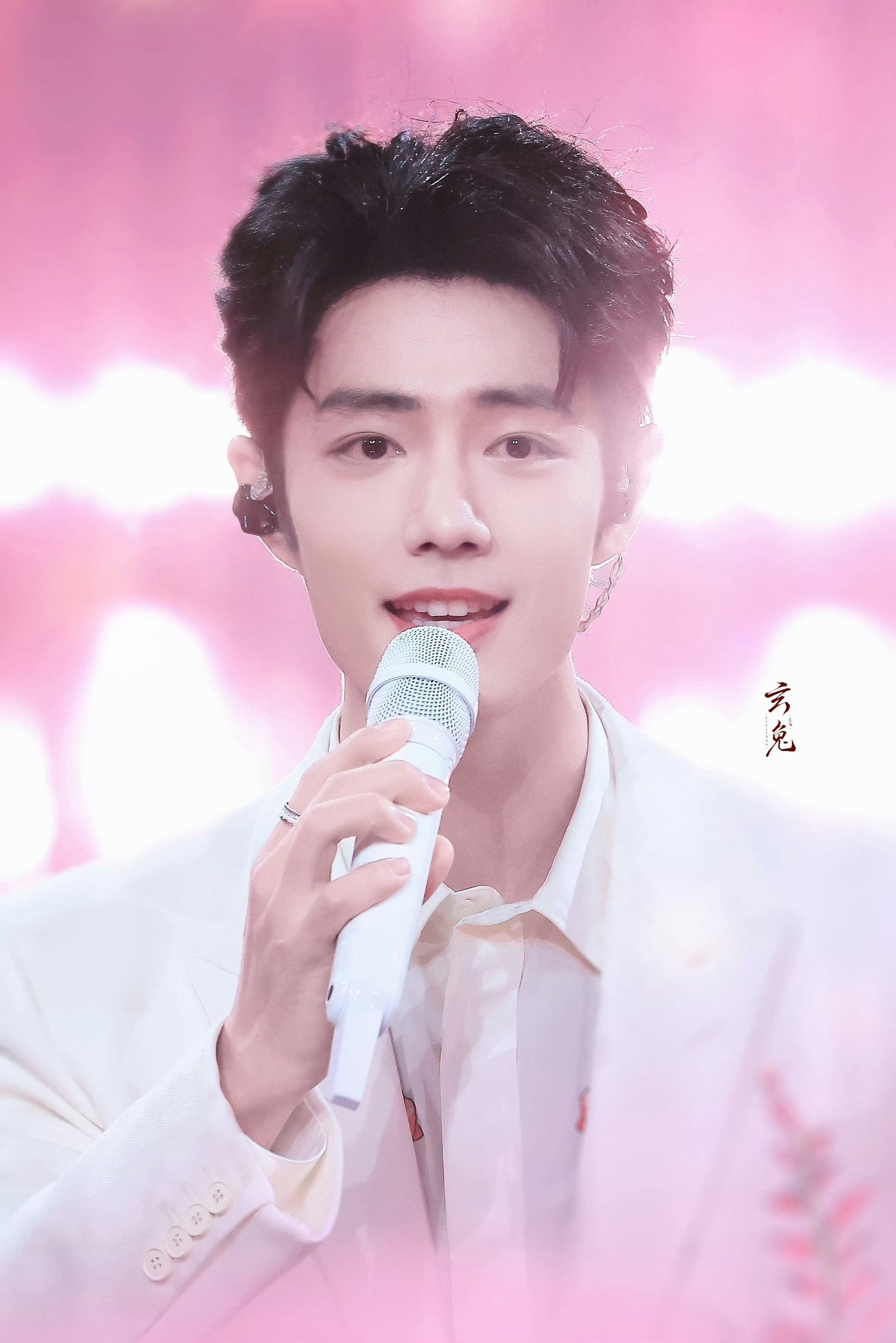 甜甜的肖战！好帅好治愈！肖战这和演唱会现场有什么区别📮肖战好漂亮