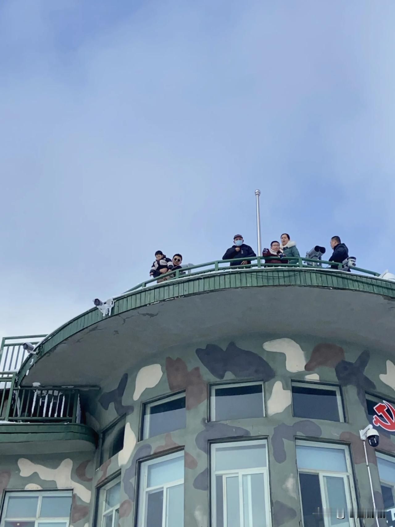 给大家拜年啦，祝大家新年:
吉祥如意境
财源滾滾来
新年祝福风景 新年快乐好运！