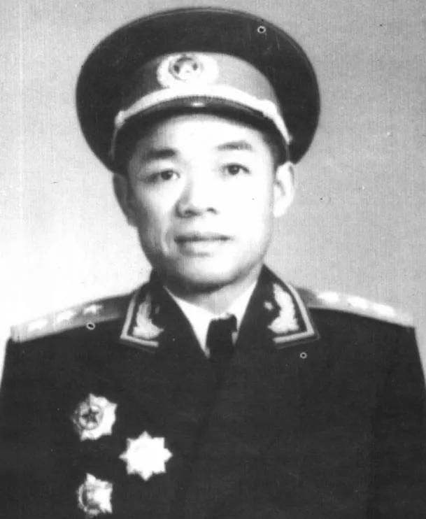 1986年，开国上将韩先楚病危，他放心不下跟了自己近20年的秘书姚科贵，就给总参