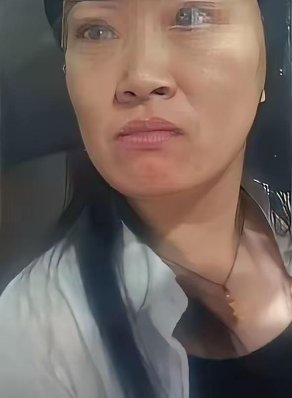 电梯里一场口角，一句“没本事才送外卖”的嘲讽，直接砸掉了自己的饭碗。石家庄一名高