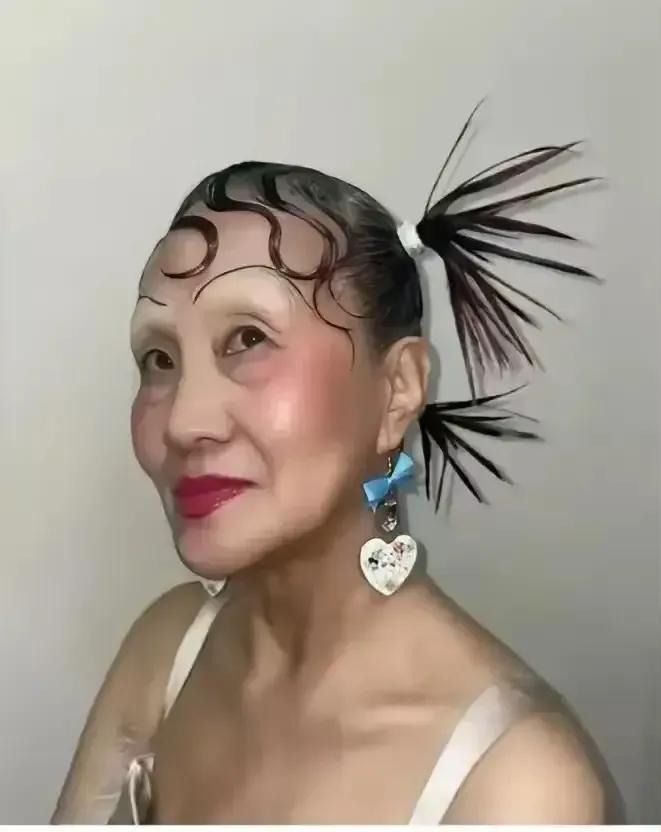 发型背后的婚姻“风暴”
 
在广西的一个小村落里，生活着一对夫妻，日子平淡如水，