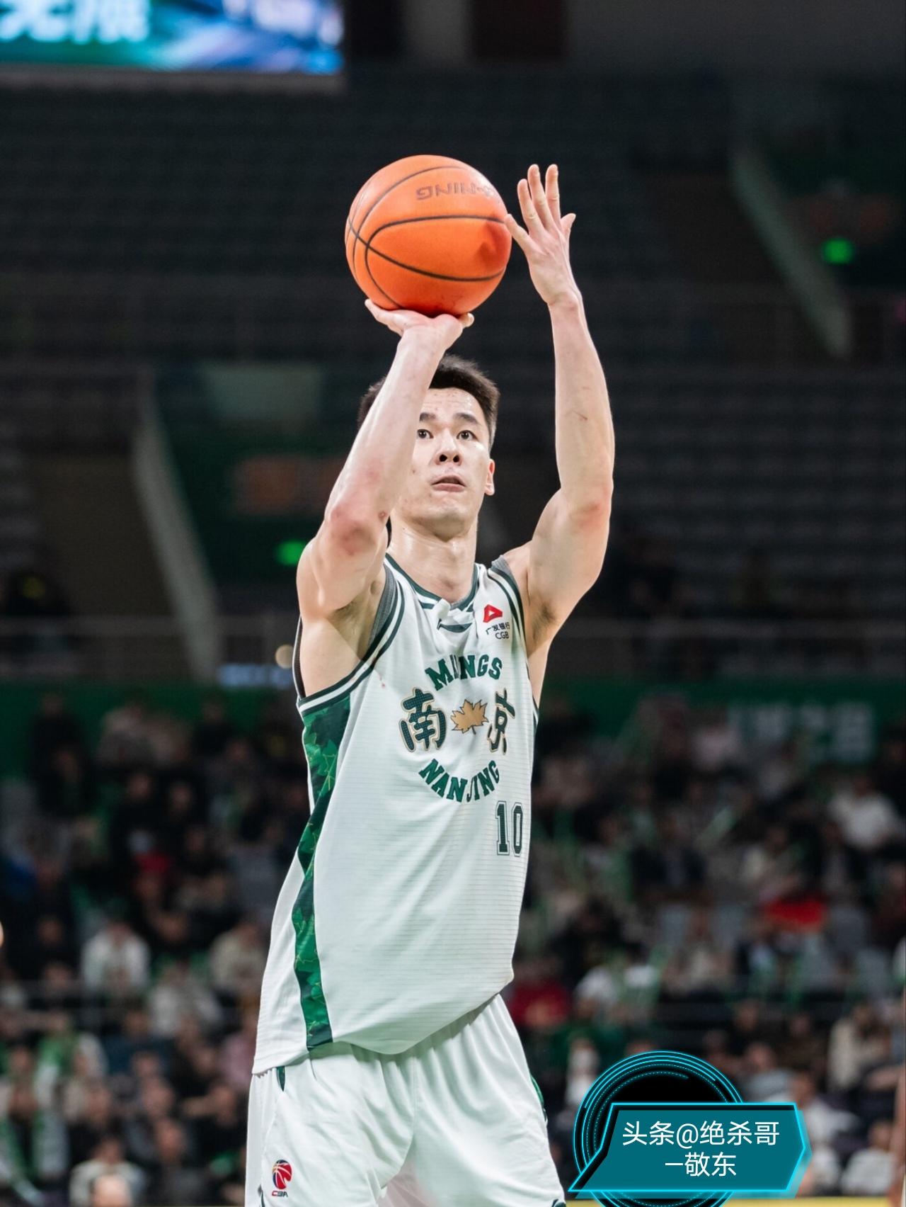 CBA常规赛尘埃落定各项荣誉名花有主，值得一提的是联赛本土得分王郭昊文又一次与各