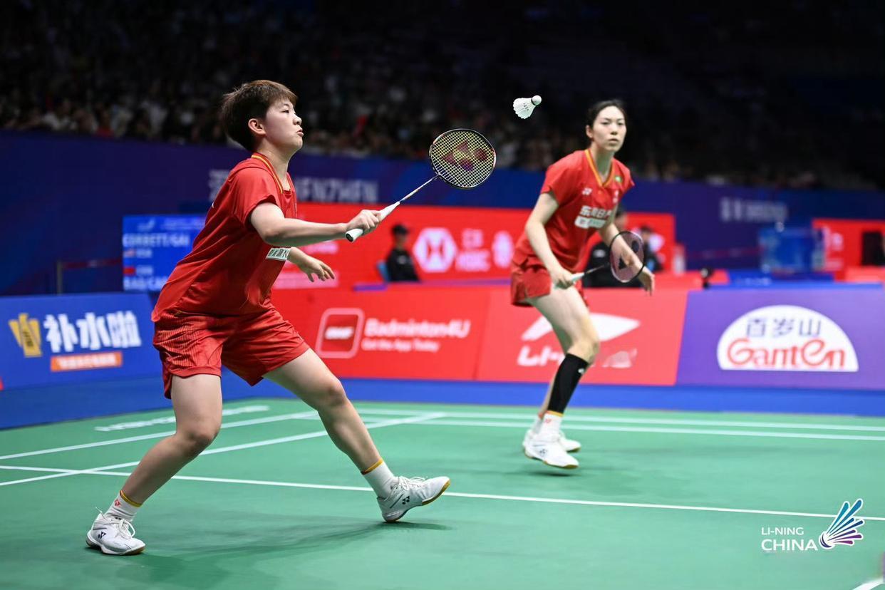 复盘2026中国羽毛球大师赛女双决赛，国羽小将鲍骊靖曹梓涵组合有实力夺冠，但为啥
