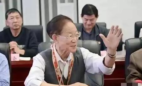 中国 8 位科学家捐出超亿身家：这才是顶流明星

很多人追流量明星，却不知道中国