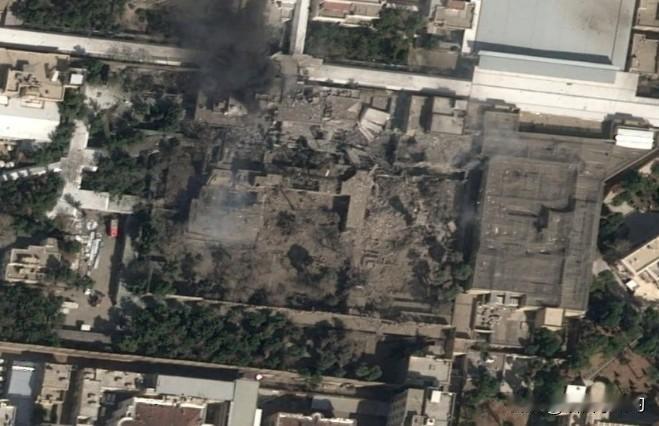 韩媒：父亲、妻子和儿子遭空袭当场身亡 … 穆杰塔巴，空袭前离开建筑得以幸存

¬