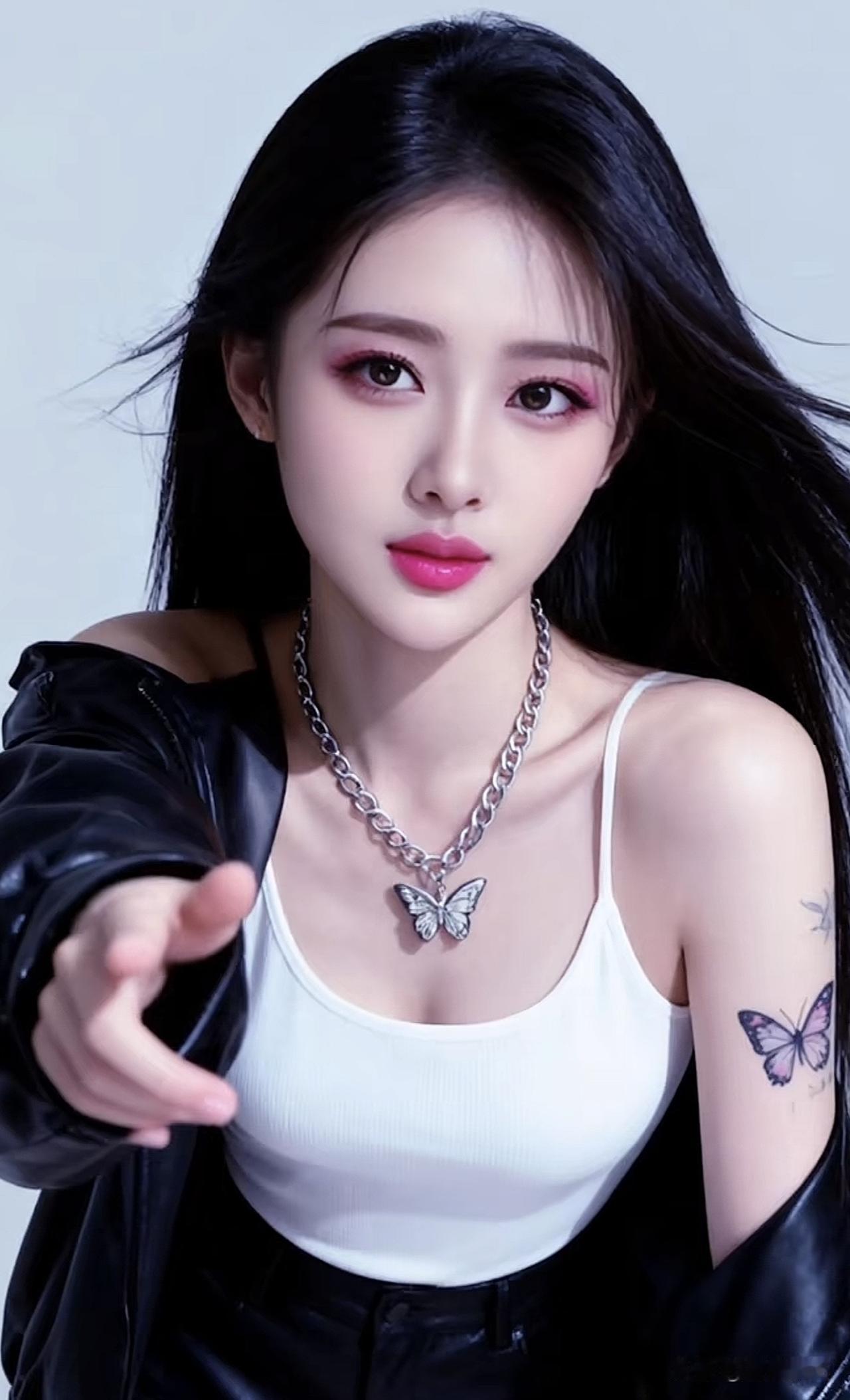 黑发如云，玉骨冰肌。玉肌颜 白冰肌 玉颜肌 白冰肌 玉颜肌 黑发清融 黑发清融 