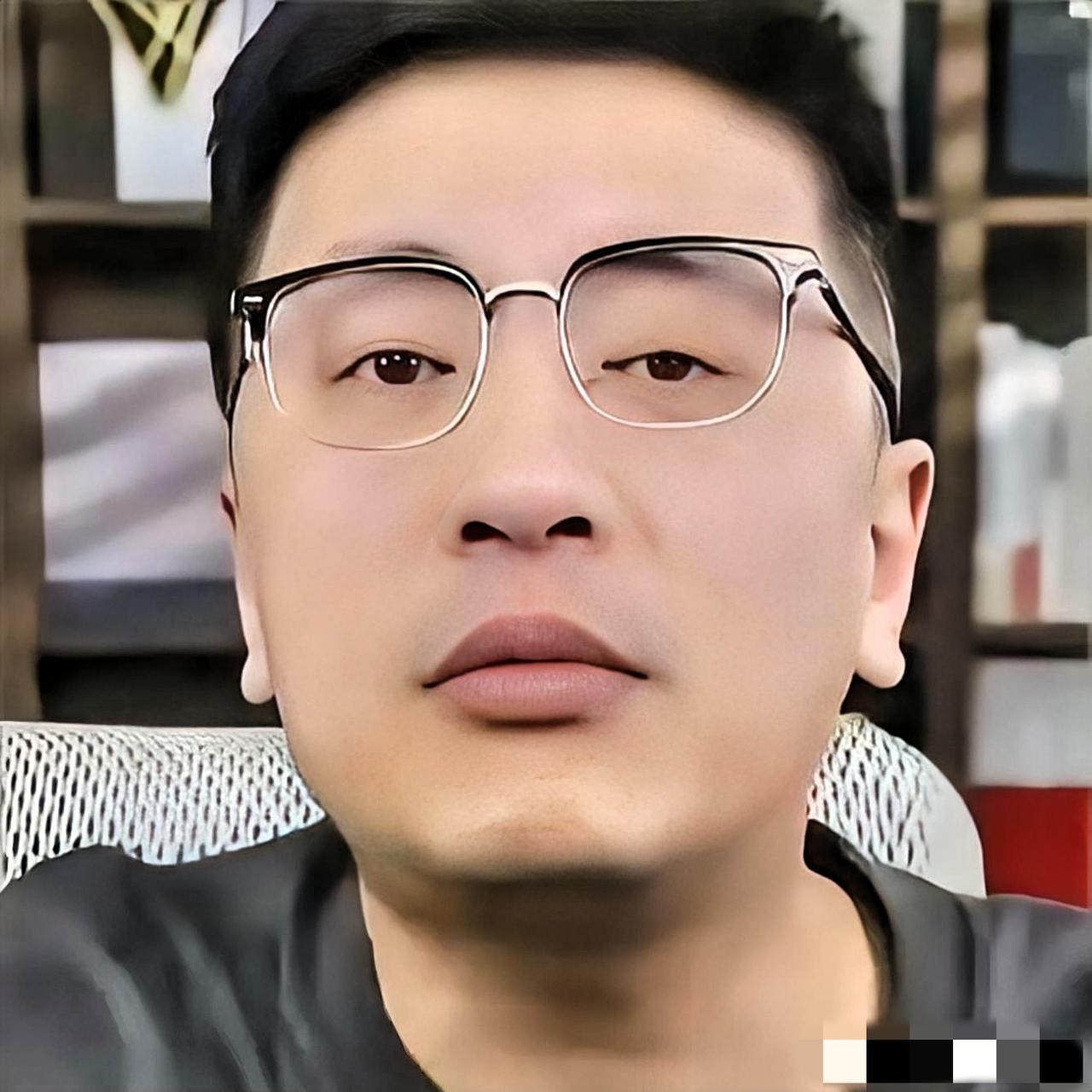 好奇查了下张雪峰的出身。
不查不知道，一查才知道，张雪峰根本不是资源咖，他就是一