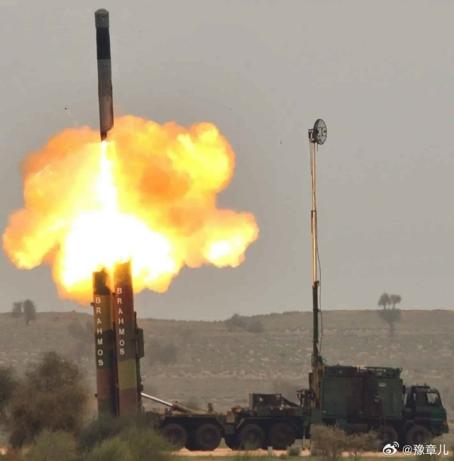 印度正在考虑采购射程可达800公里的新型布拉莫斯巡航导弹。据《新闻防务》报道，印