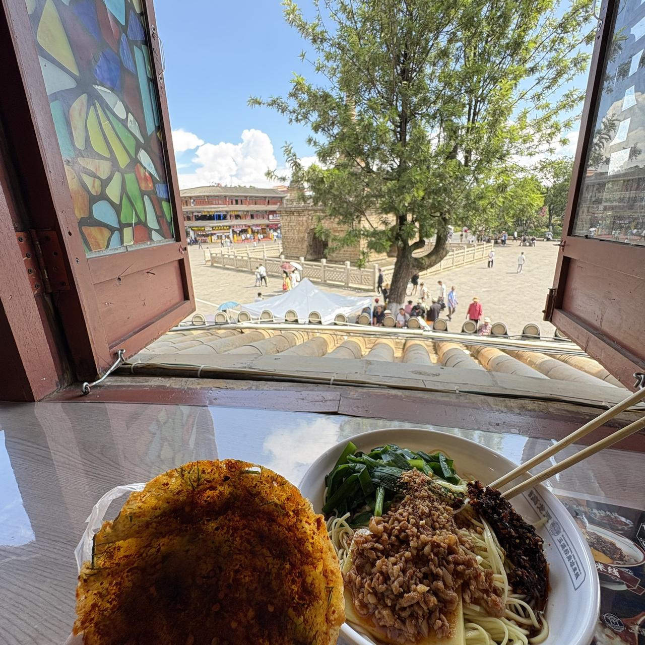 如果你自己不能找到让自己自由幸福生活的路径 你又怎么能帮别人呢 （这是个反问句）
