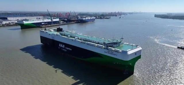 中国反制美国的细则里，藏着一句“杀招”：“空载来华修理的船舶不收费”。“修理”是