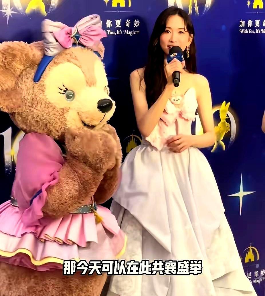 这下彻底解释不清了，
前些年她的一些言行让品牌方纷纷选择解约，手里的通告也被一一