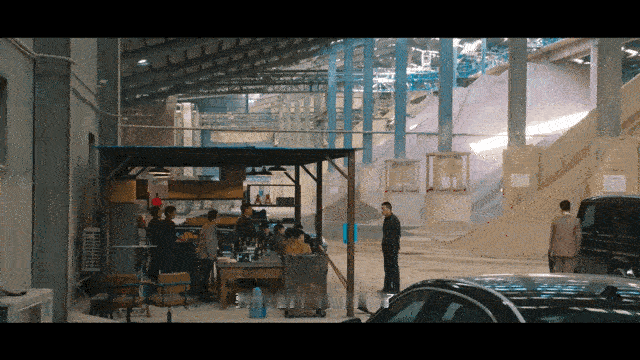 欠债的没报警催债的报上了罚罪2这剧情笑疯了！欠债的横到离谱，催债的反倒报警走流程