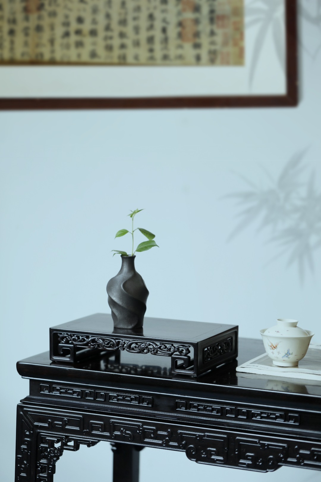 紫光檀【螭龙纹】器座高密老料制，全榫卯结构，独板器面，边呈螭龙纹结构，质地油润，