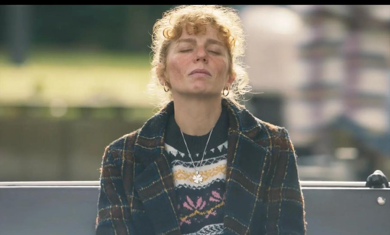 女人，请你往前走
我以为所有布满阳光的结局都会是令人舒展的，可《中年女性》不是，