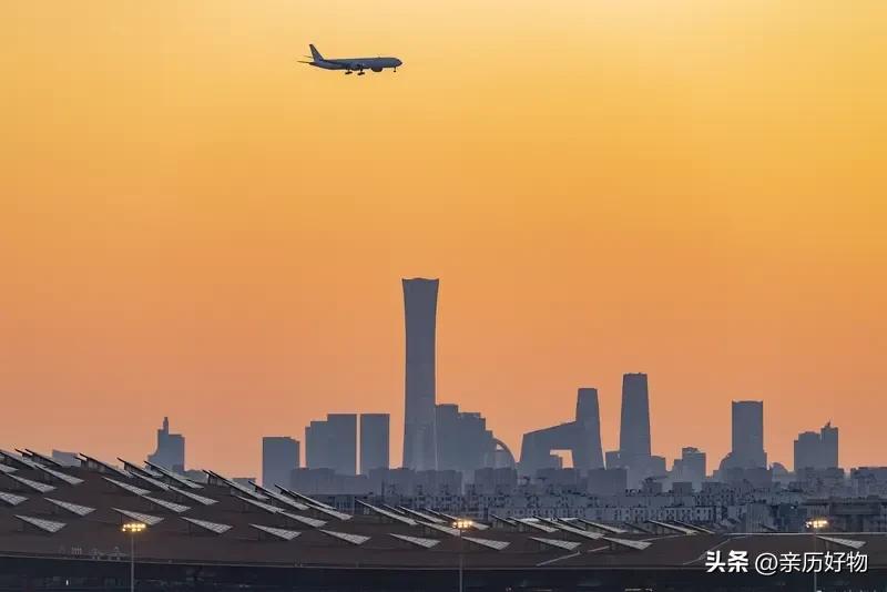 空中起火惊魂！全员平安落地，换机再飞
惊险场面！国航航班行李架上突然冒烟，竟然是