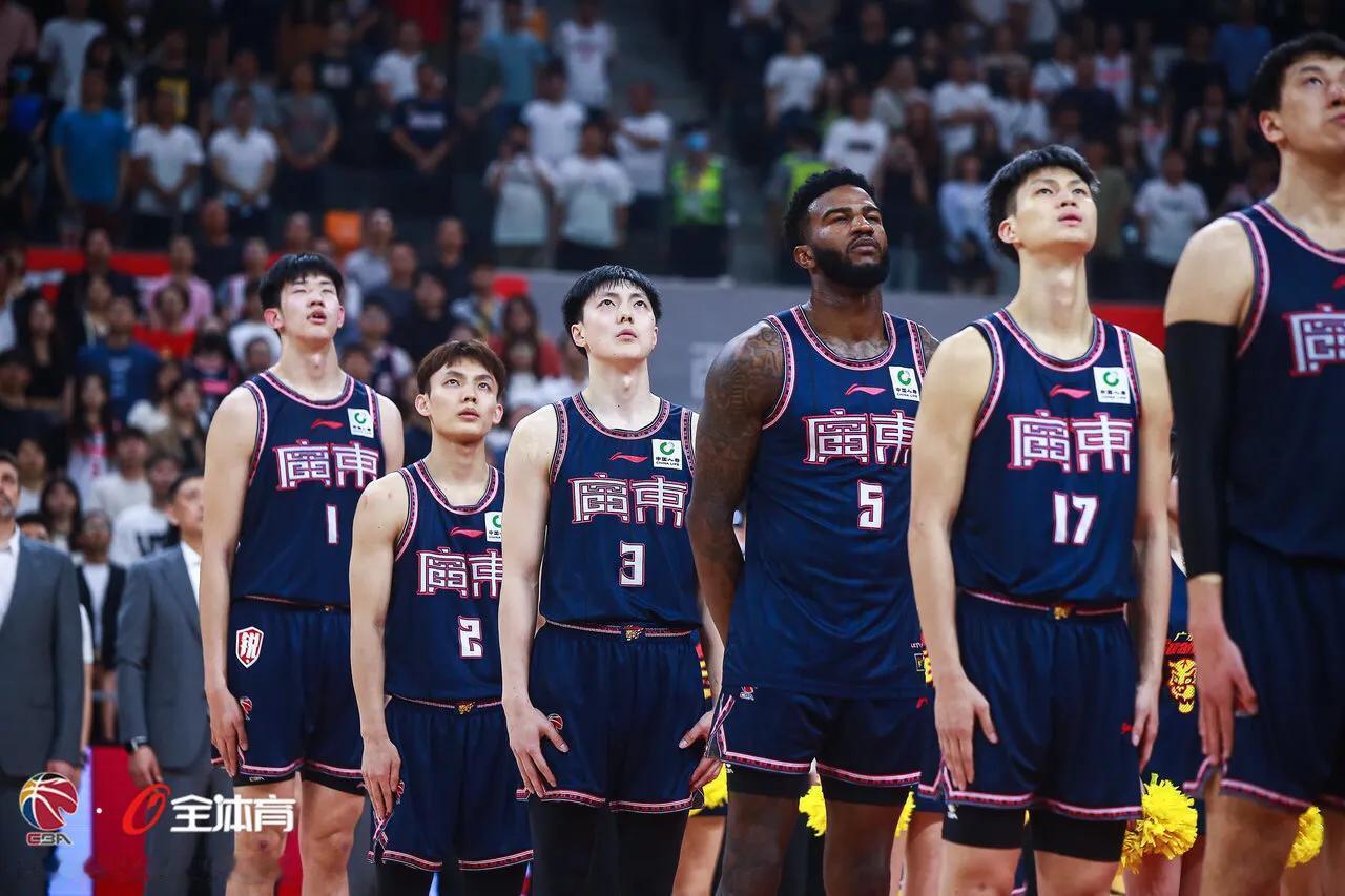 广东男篮112:113天津男篮，这两点有遗憾也有惊喜

1、广东男篮12连胜终结