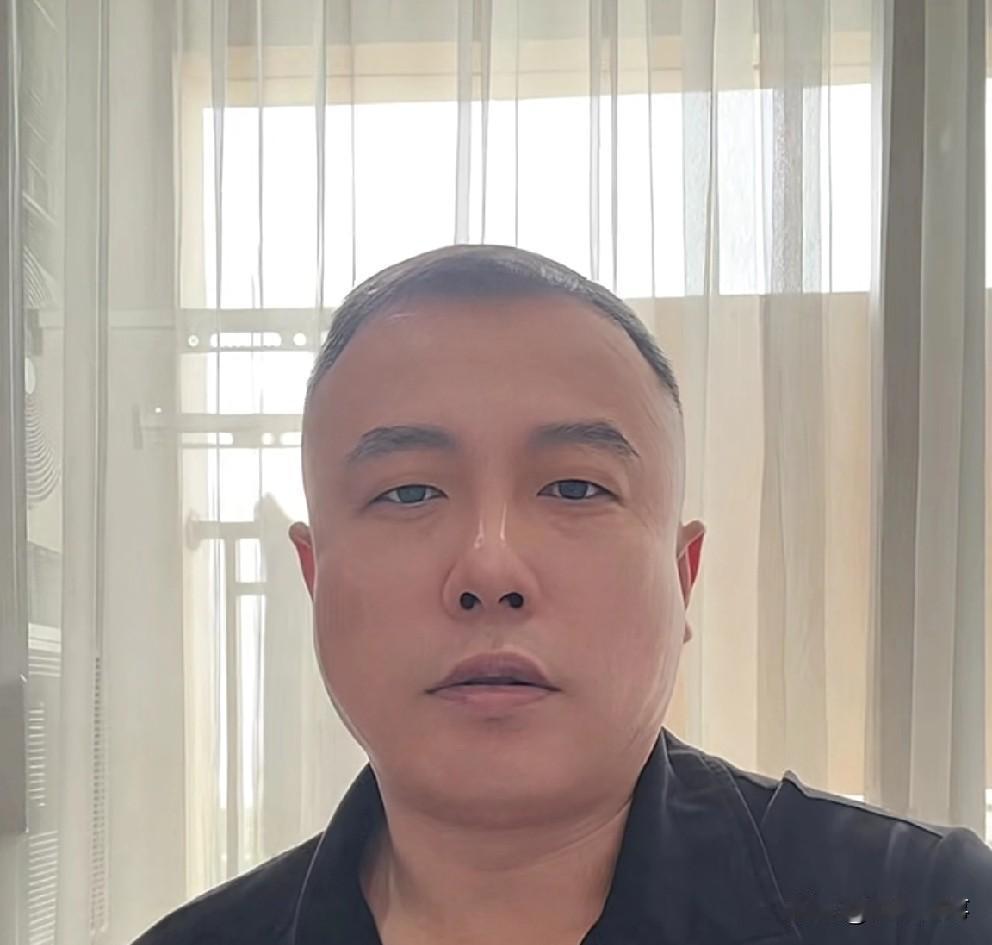 中线二刚嘲F天安老四。

        中线二刚嘲F天安老四只能欺负赵本六，在