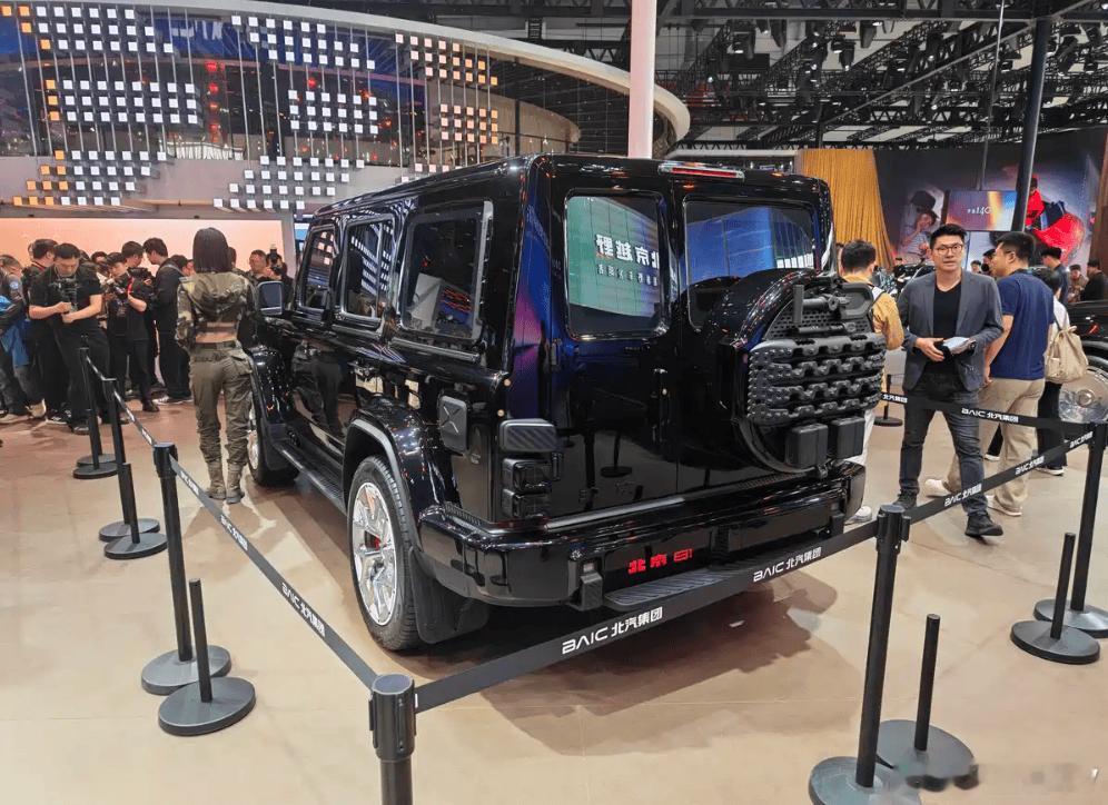 中国首款战术方盒子SUV，1.5T增程动力+非承载车身，卖多少能火？在刚刚开幕的