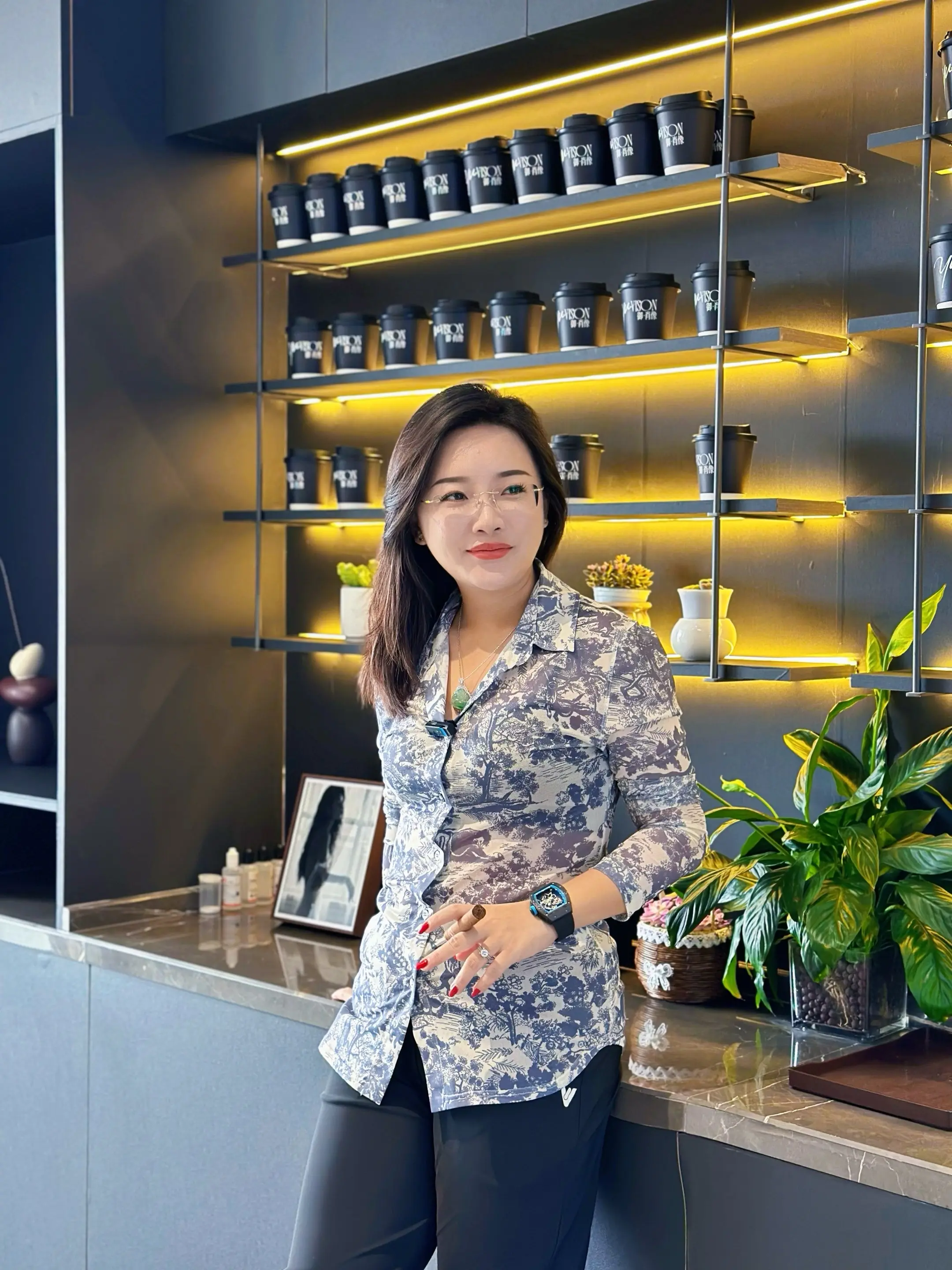 人说心如刀割，钻石要琢磨。感谢那些人擦过而过，生活才更有轮廓风骨正气  〰️