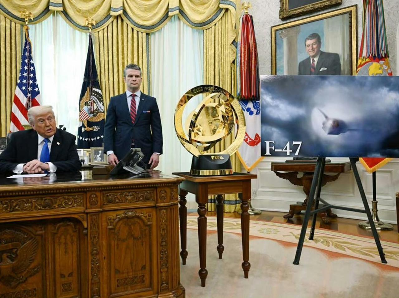 实力不够效果图凑，美国名场面再现，之前感受到中国两款六代机压力，特朗普赶紧出手官